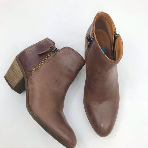 Frye JUDITH Brown Leather Double Zip Heeled Ankle Boots in Wheat - Picture 4 of 16